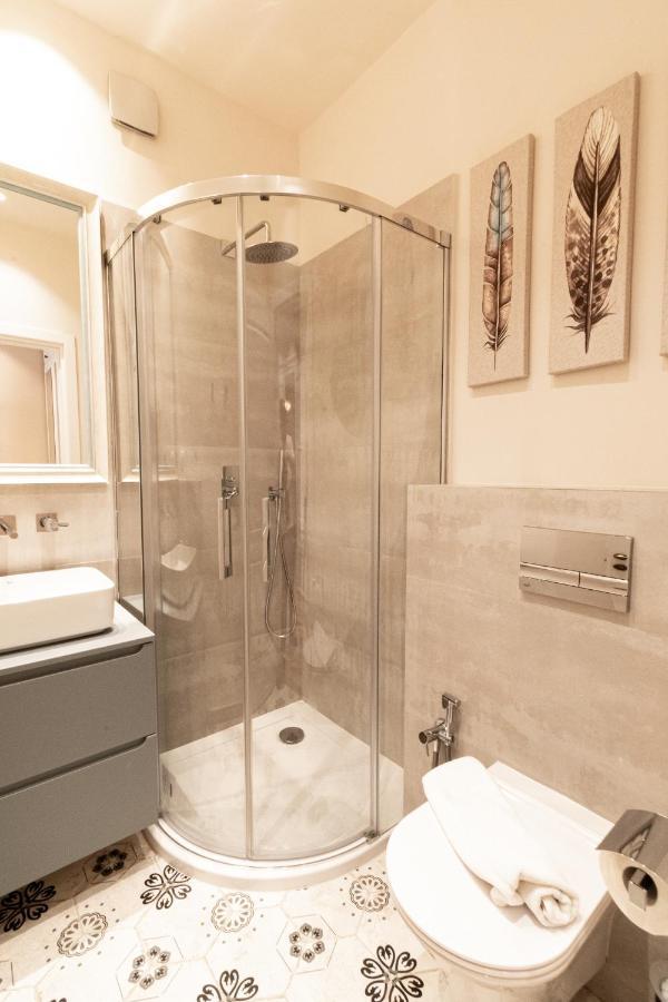 Black Gate - Quiet Studio In The Heart Of Old Town With Free Private Secured Parking Brasov Ngoại thất bức ảnh